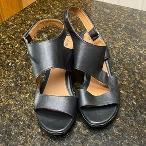 Black Euro Sofft shoe. Size 8